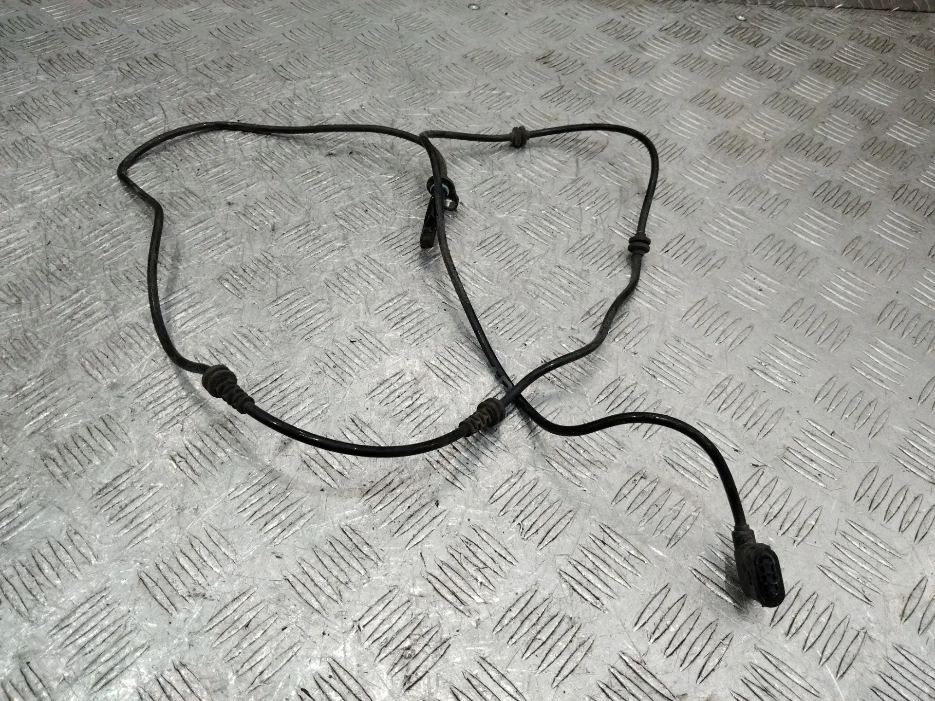 Датчик АБС A2539053400