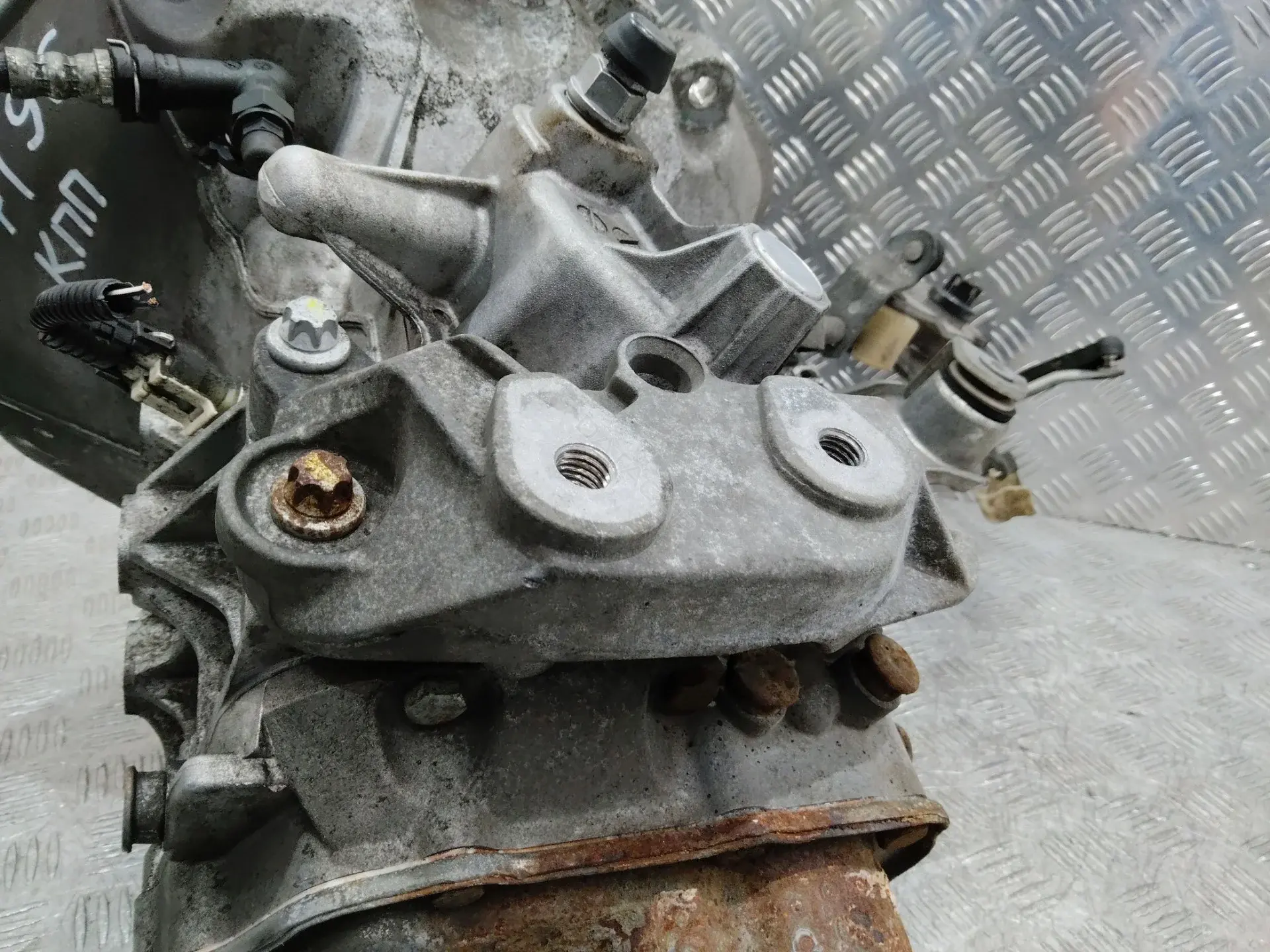 Балка подвески 6704060