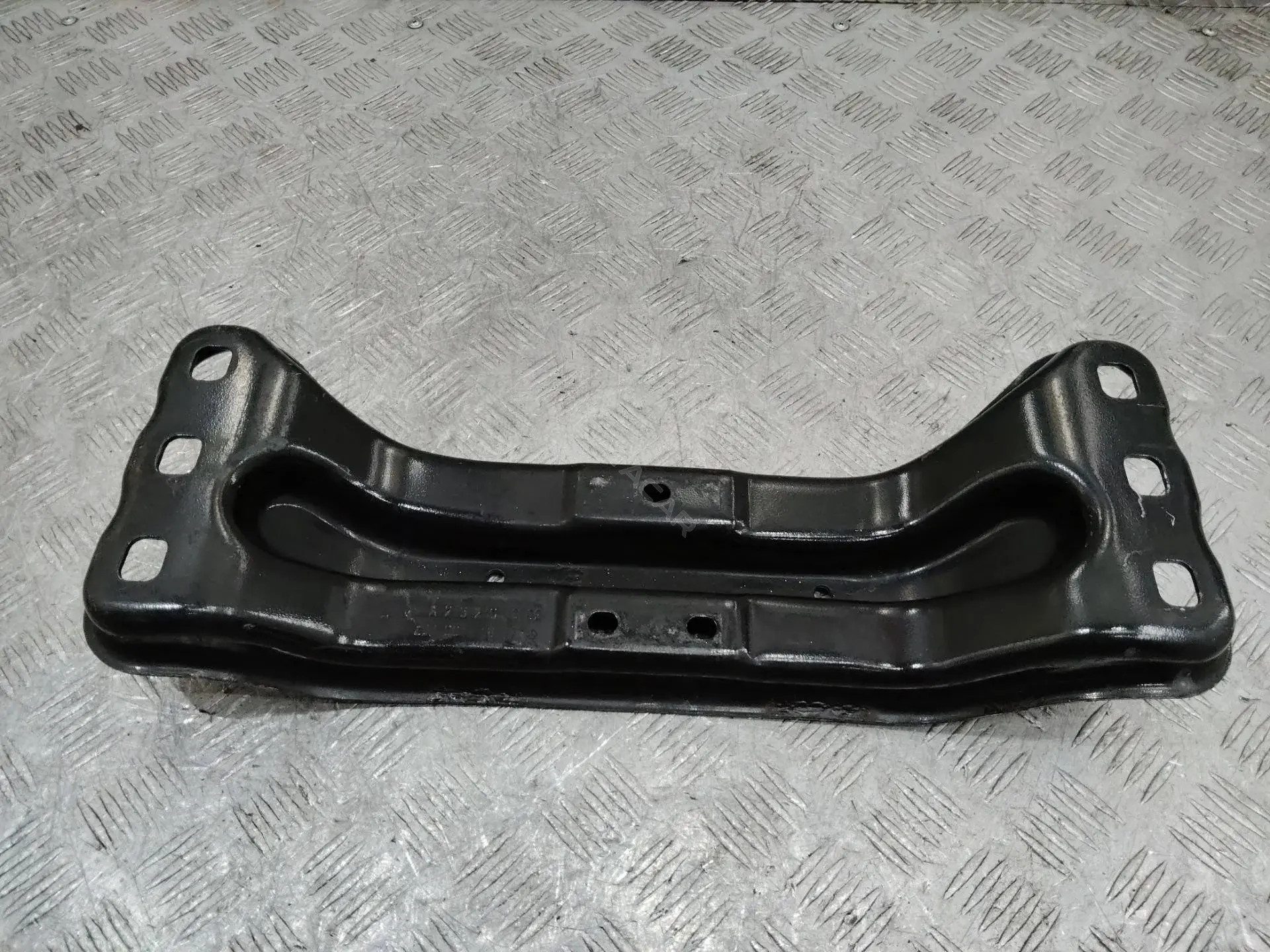 Балка подвески A2132401302