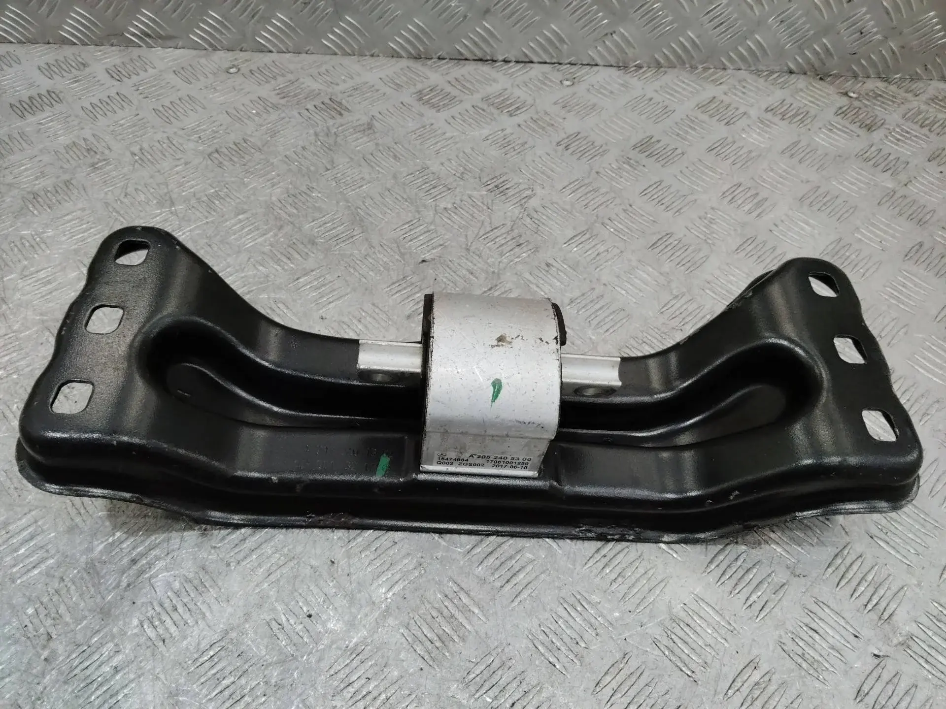 Балка подвески A2052405300, A2132401302