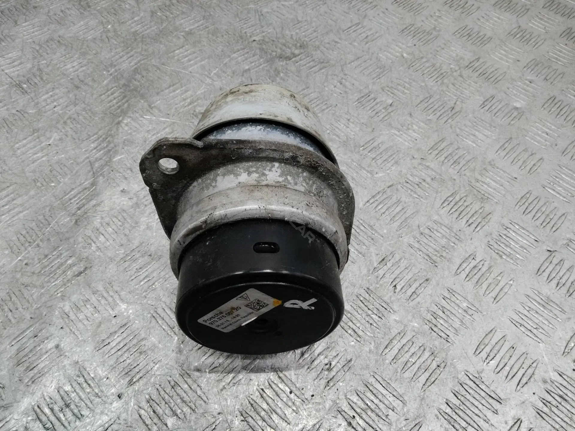 Подушка двигателя (Опора) 97037505720