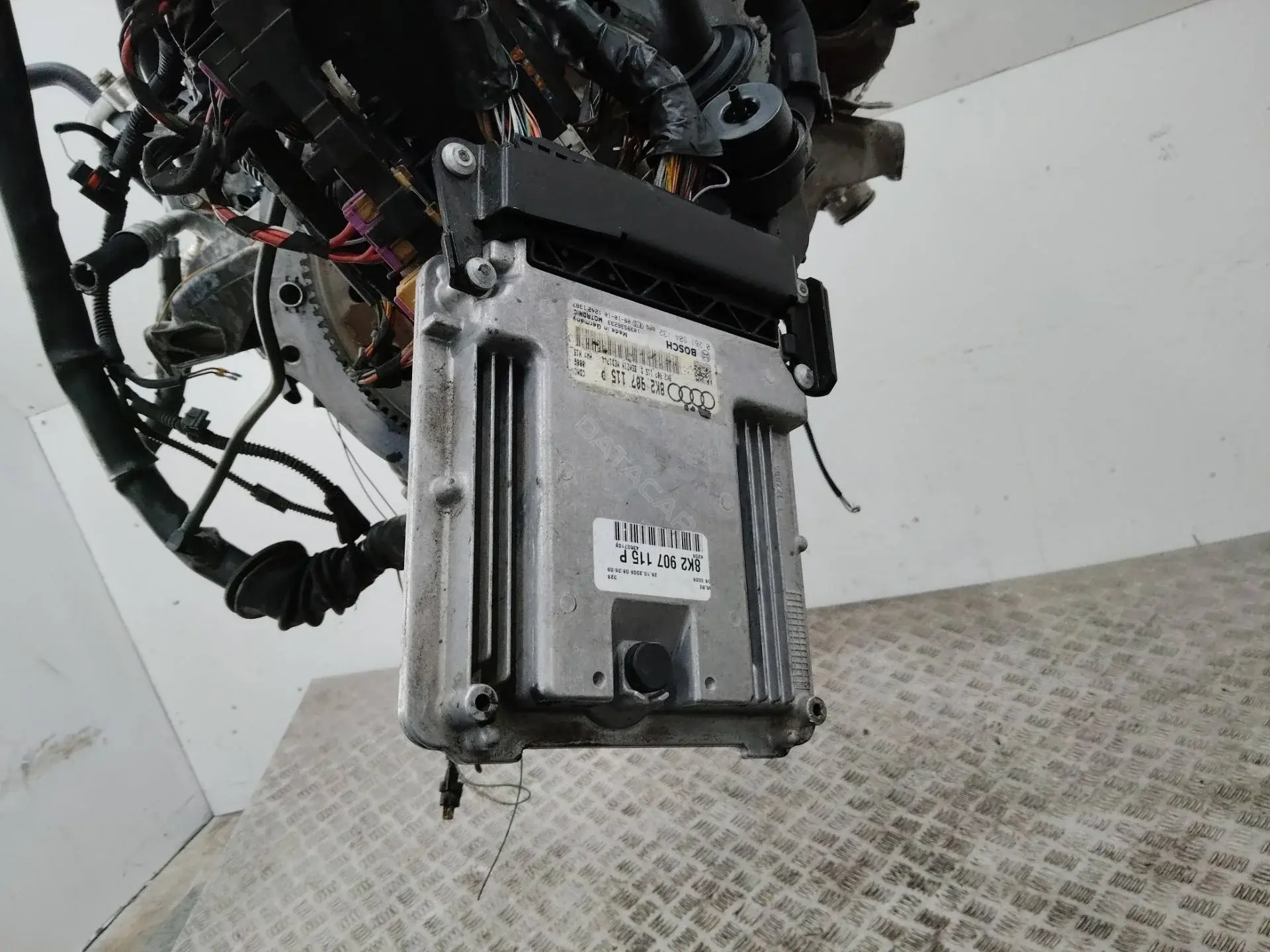 Блок управления двигателем 8K2907115