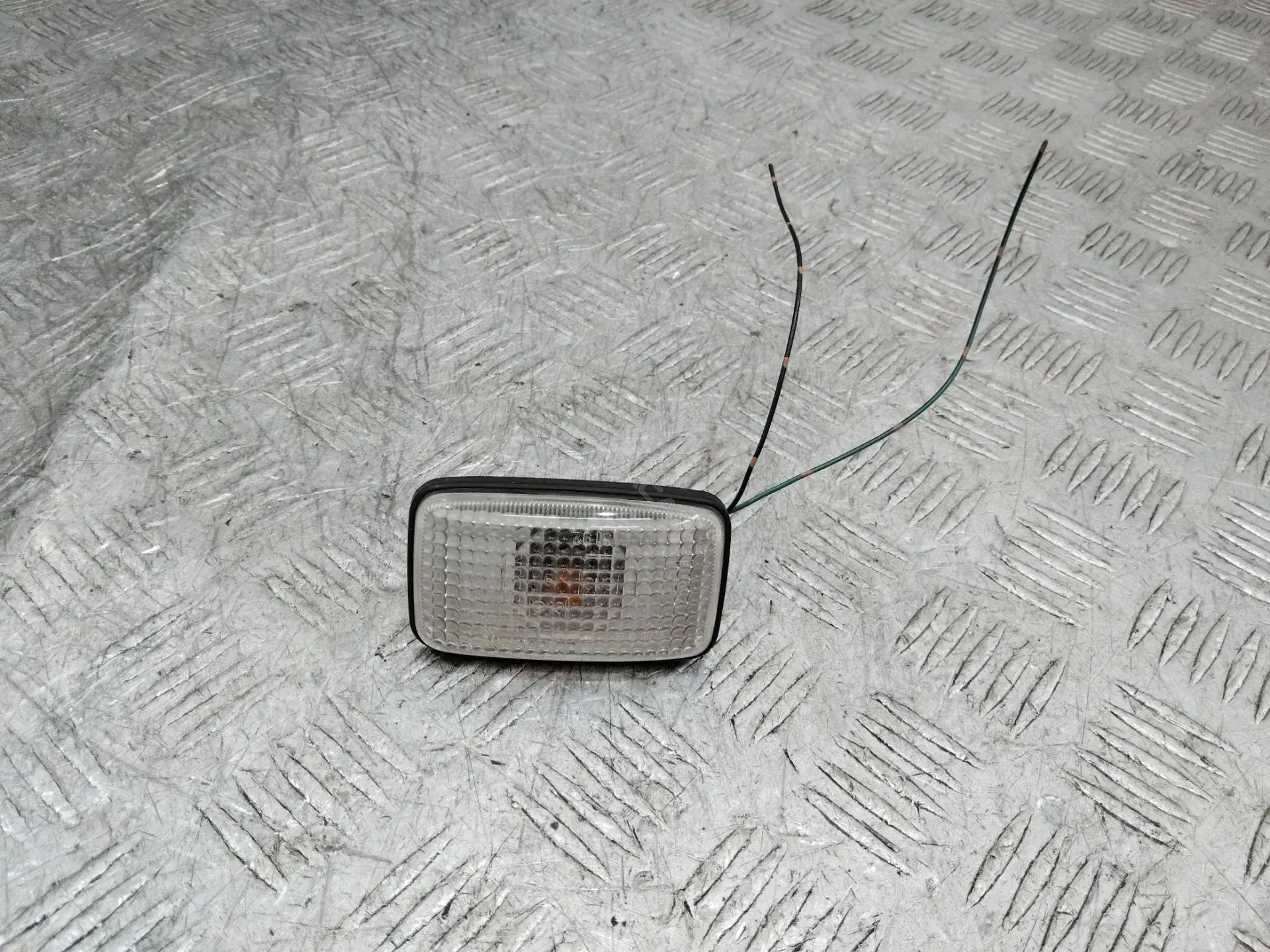 Поворотник 6R019525