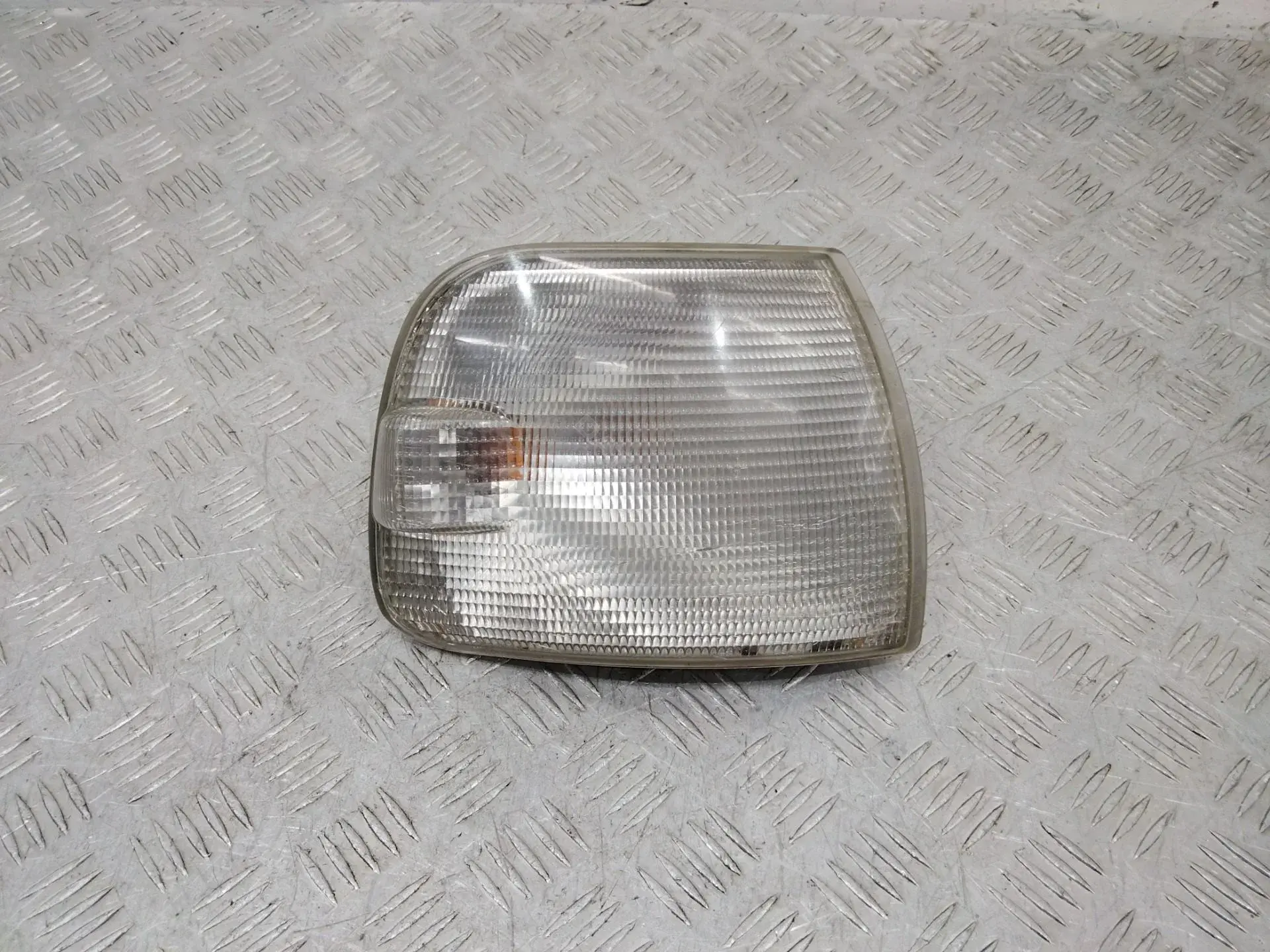 Поворотник 7D0953042F