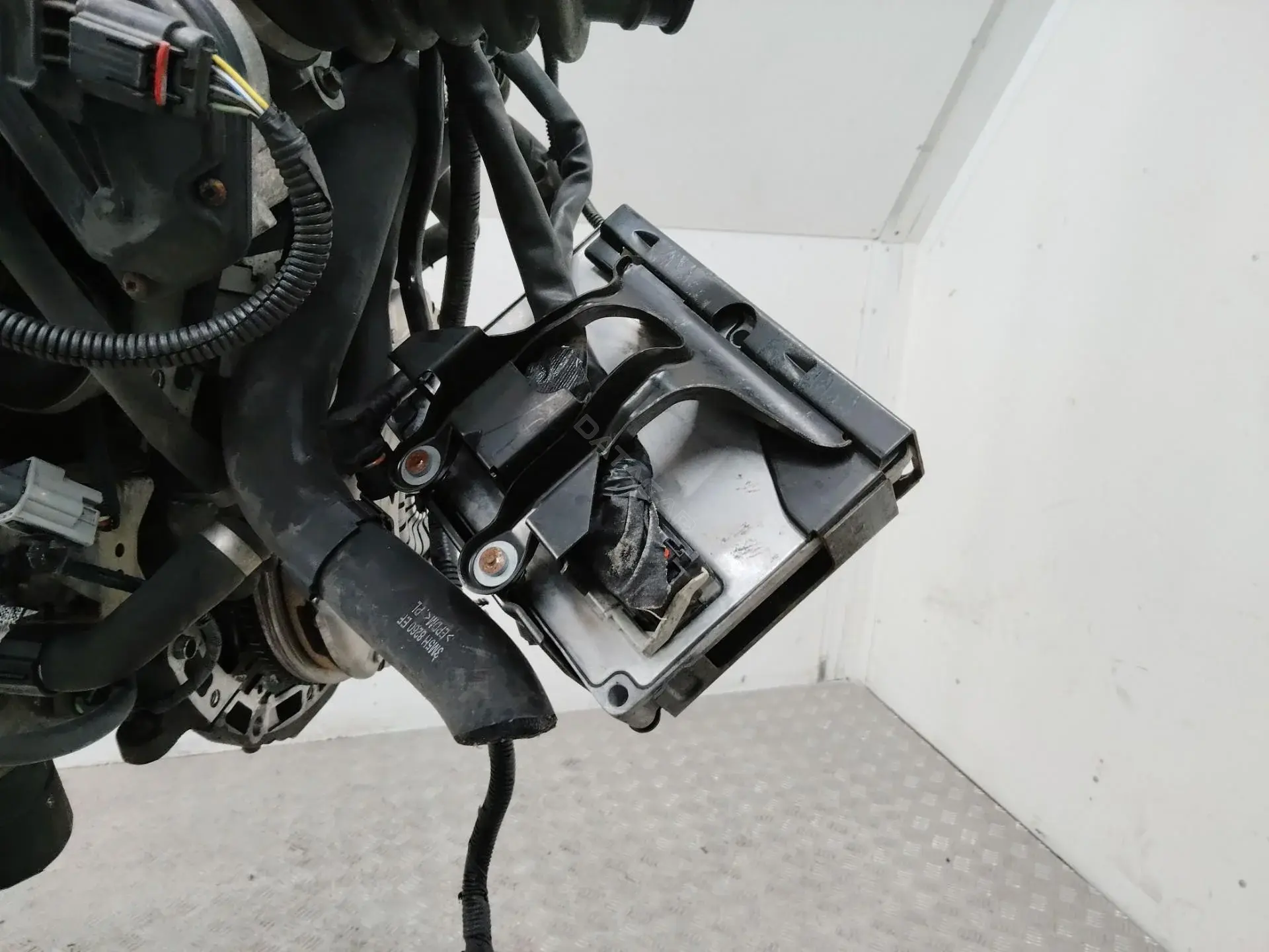 Блок управления двигателем 3M5112A692BB