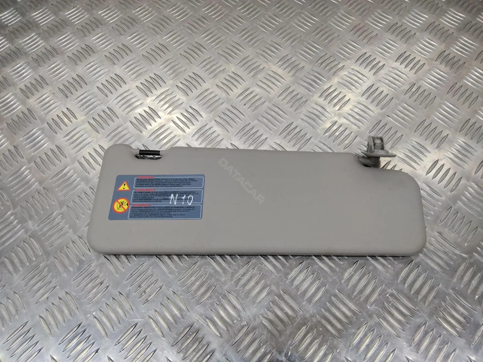 Козырек солнцезащитный 964001901R