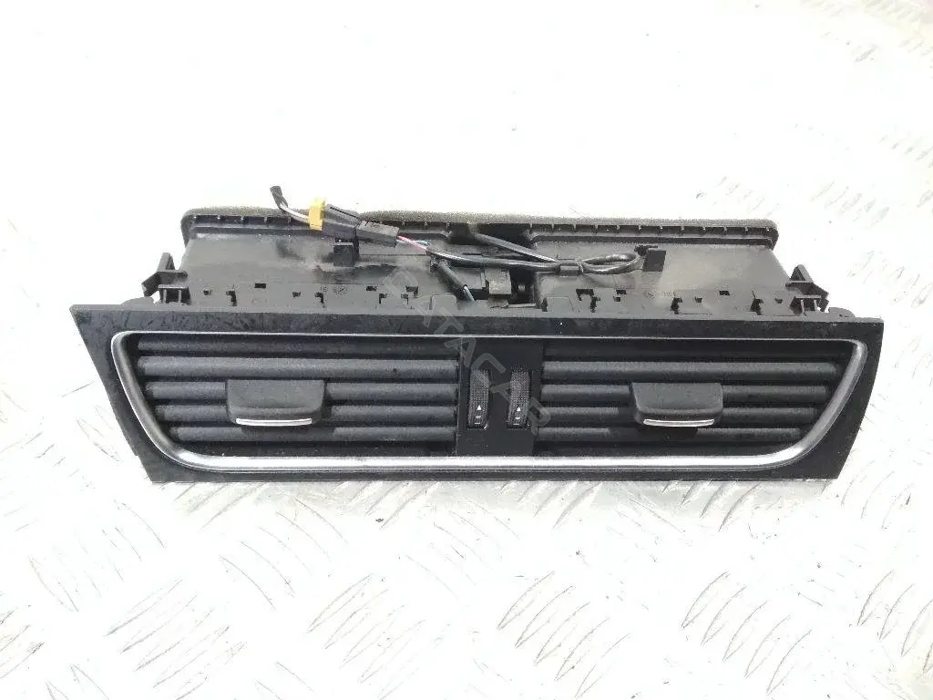 Дефлектор обдува салона 8T1820951C