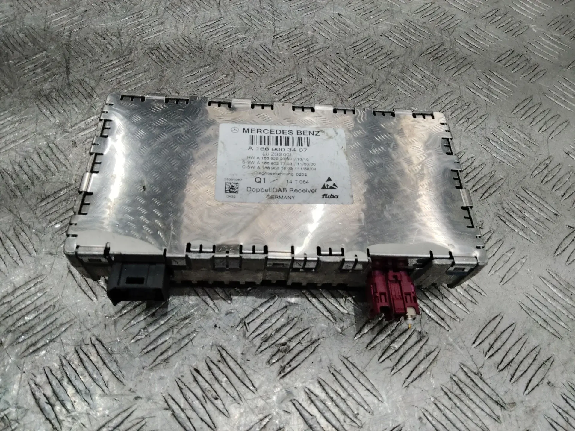 Блок управления радио A1669003407