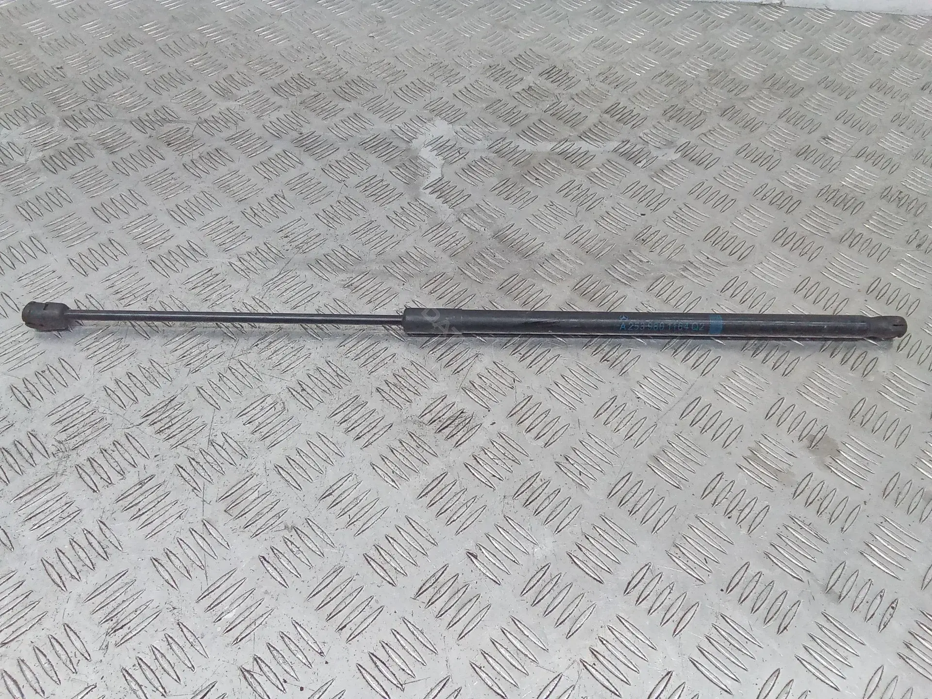 Амортизатор крышки багажника, капота, заднего стекла A2539801164