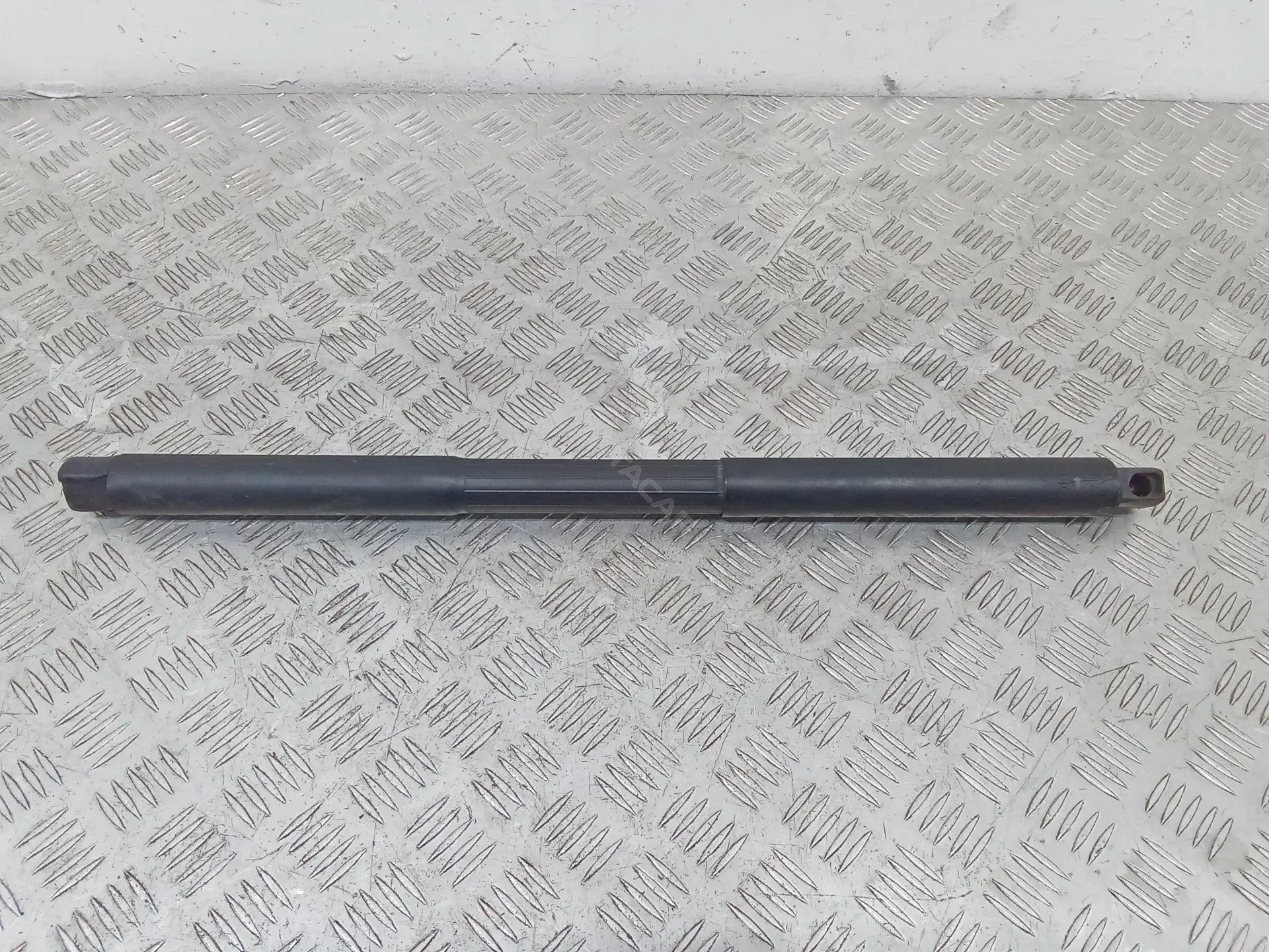 Амортизатор крышки багажника, капота, заднего стекла A1669803764