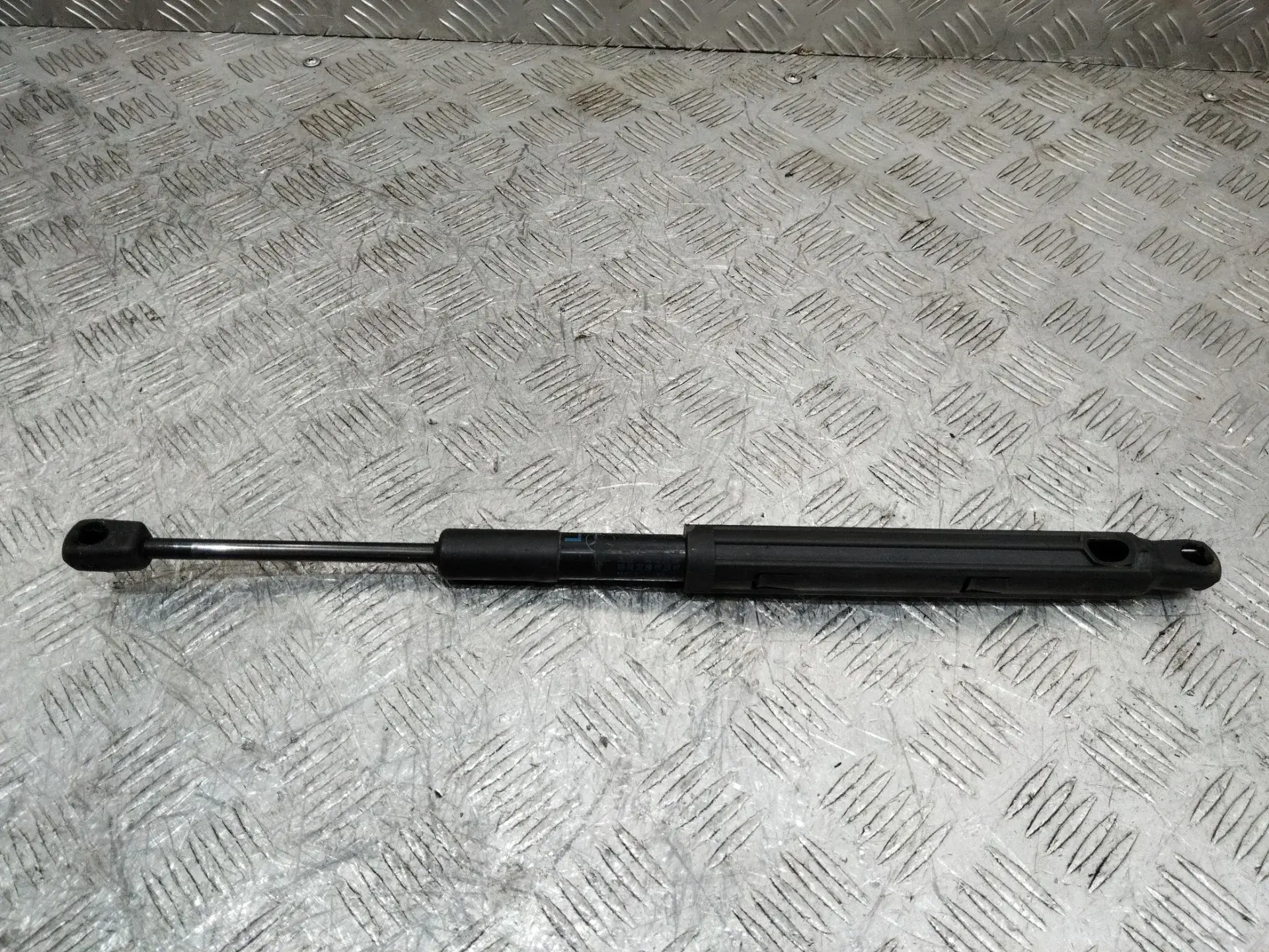 Амортизатор крышки багажника, капота, заднего стекла A2229800064
