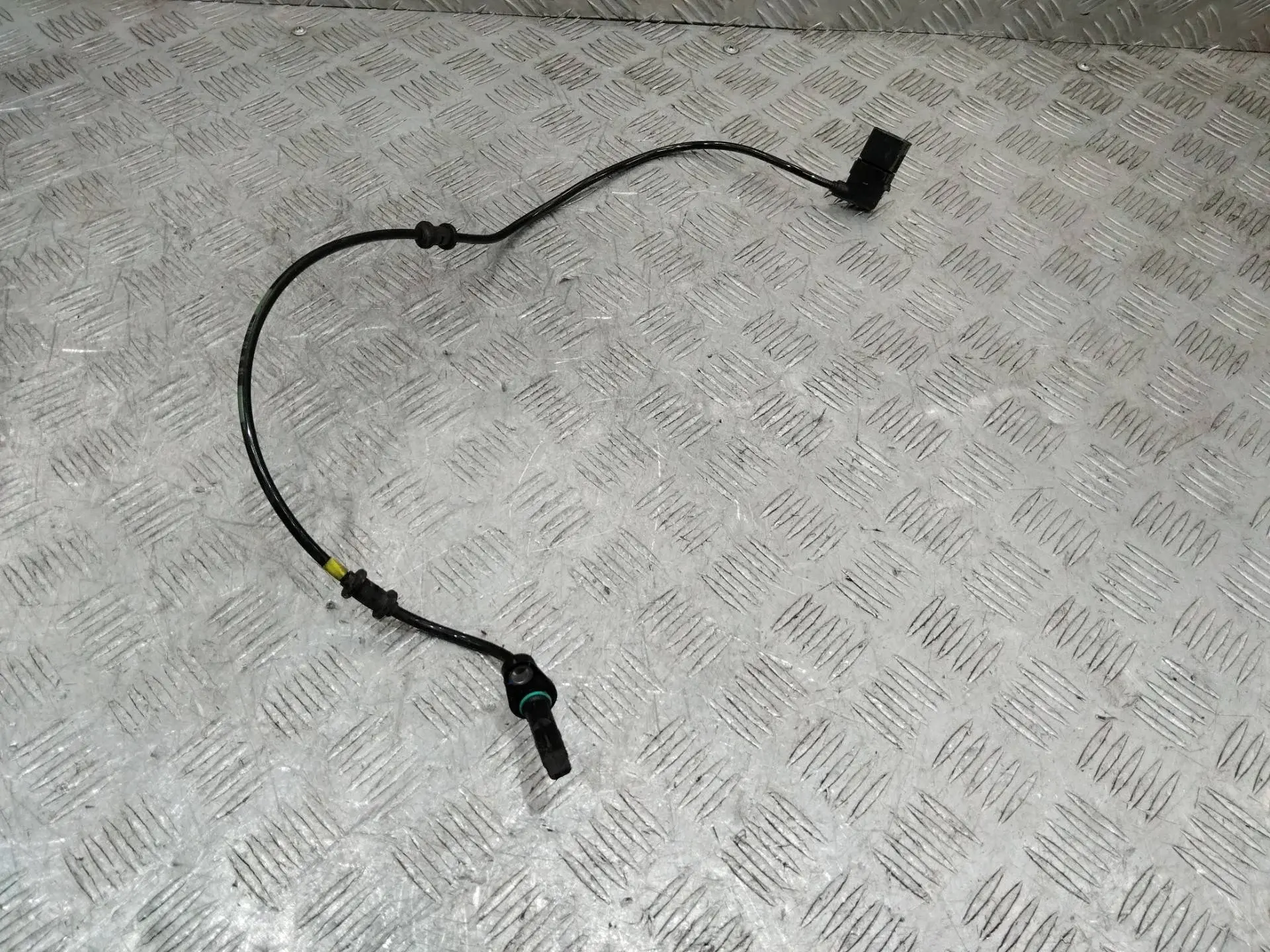 Датчик АБС A2539052500