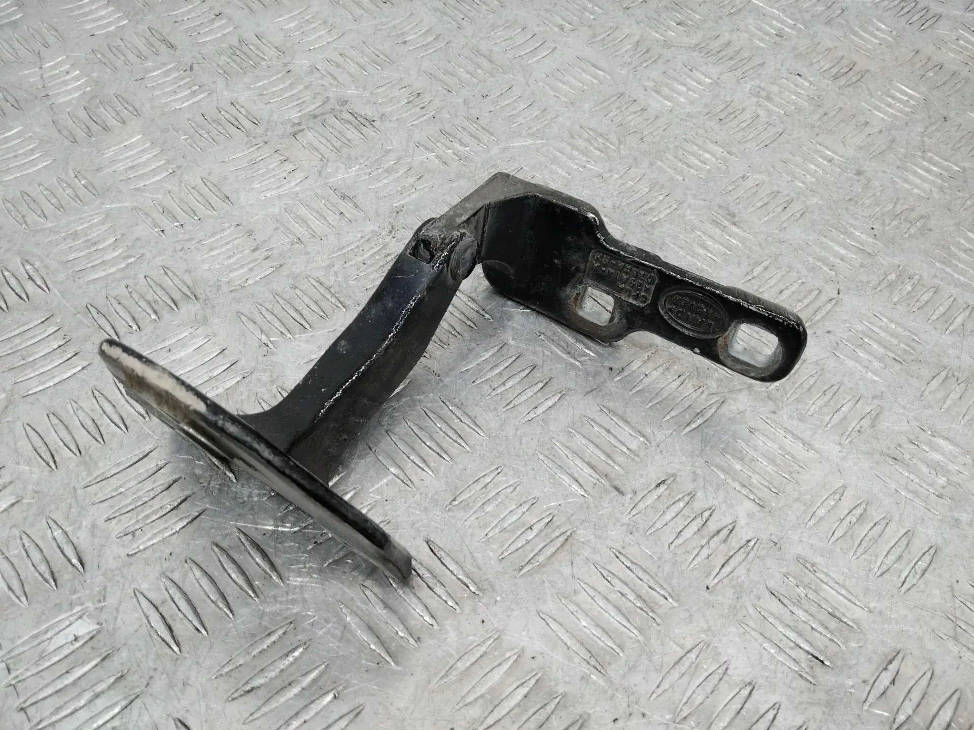 Петля крышки багажника CPLA429A14A