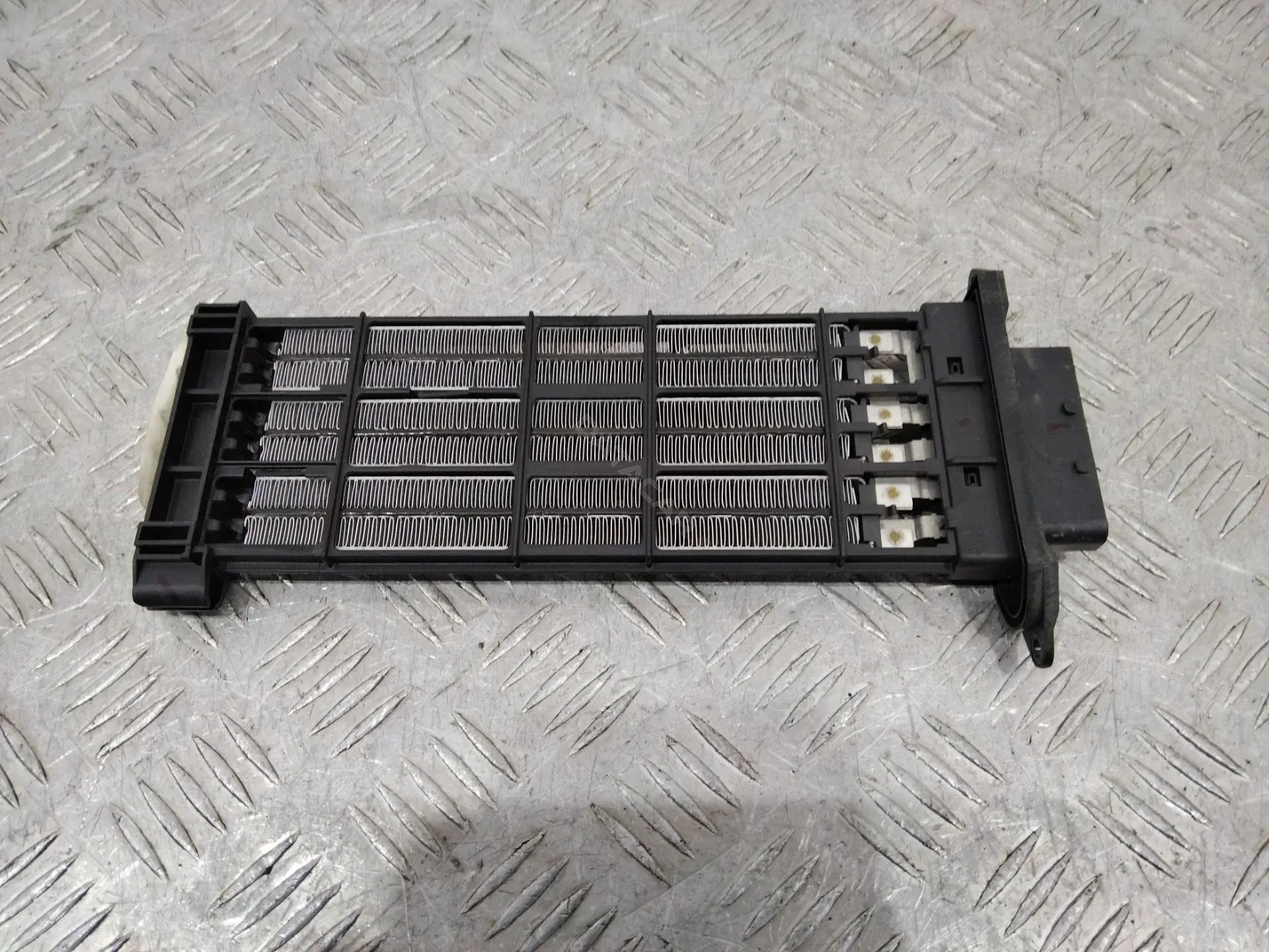 Электрический отопитель салона T1001732A
