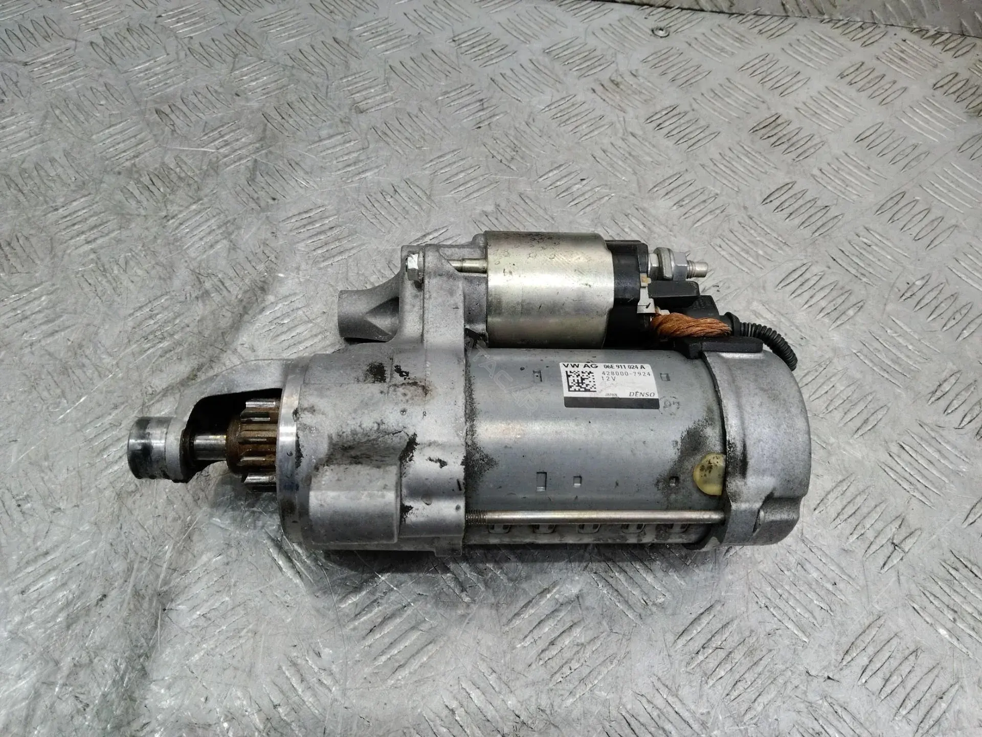 Стартер 06E911024A