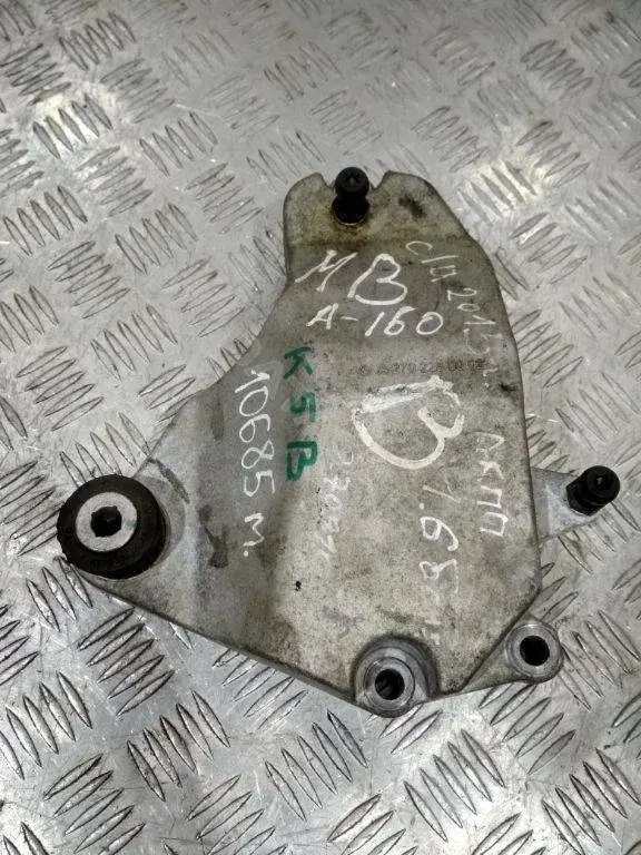 Кронштейн двигателя A2702230002