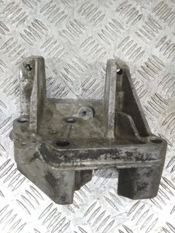 Кронштейн двигателя 7700312867