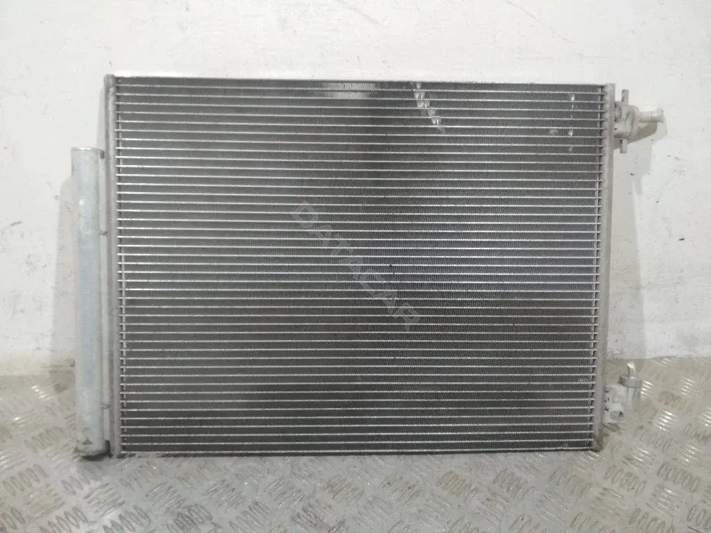 Радиатор кондиционера 921006843R