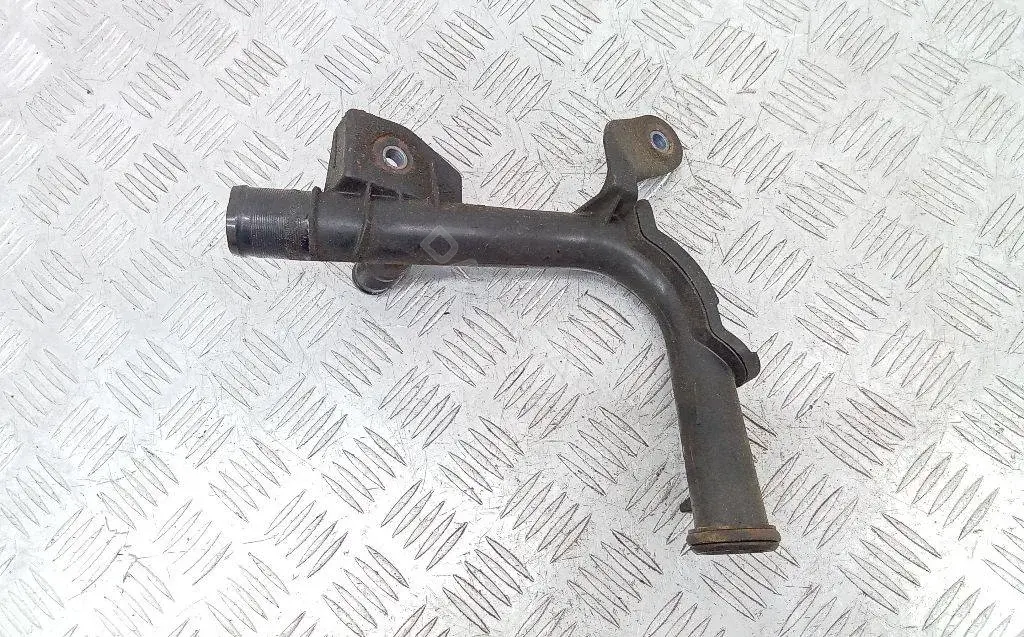 Патрубки системы охлаждения 8200408549