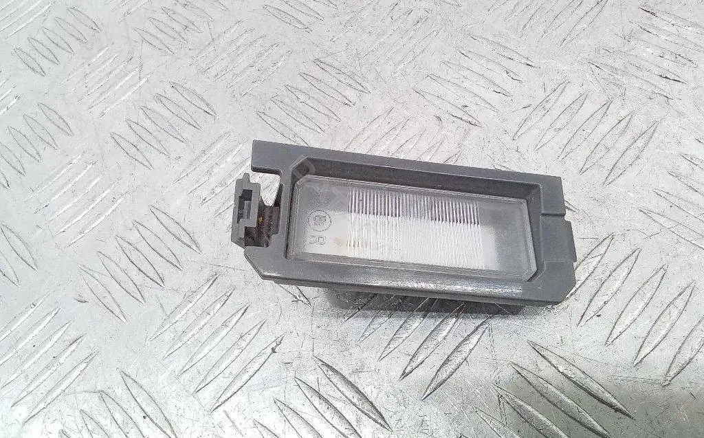 Фонарь подсветки номерного знака 92520-N7100