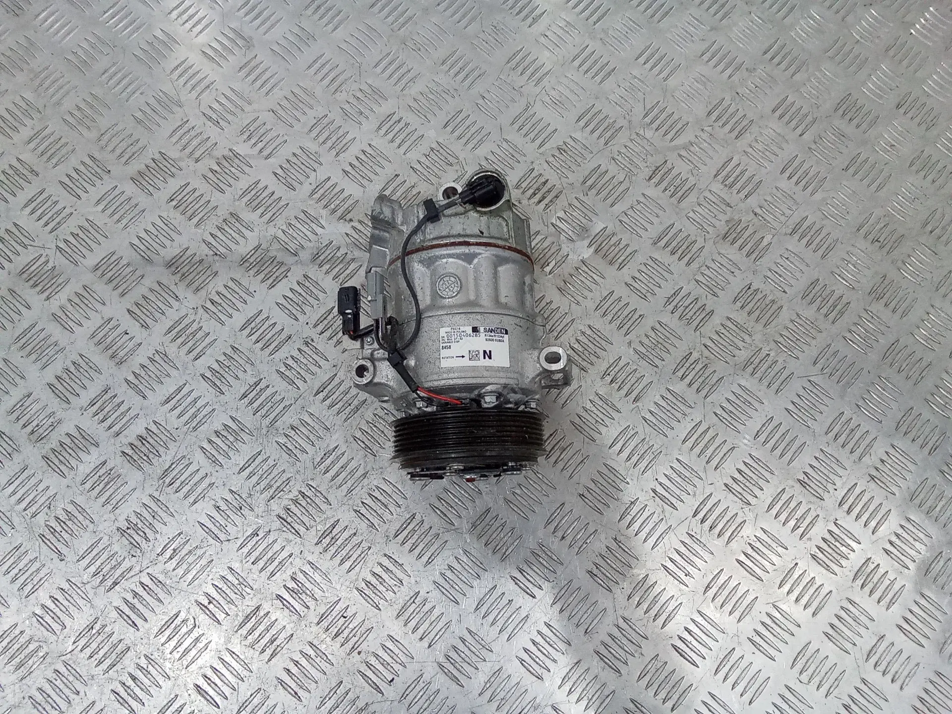 Компрессор кондиционера 926006UB0A