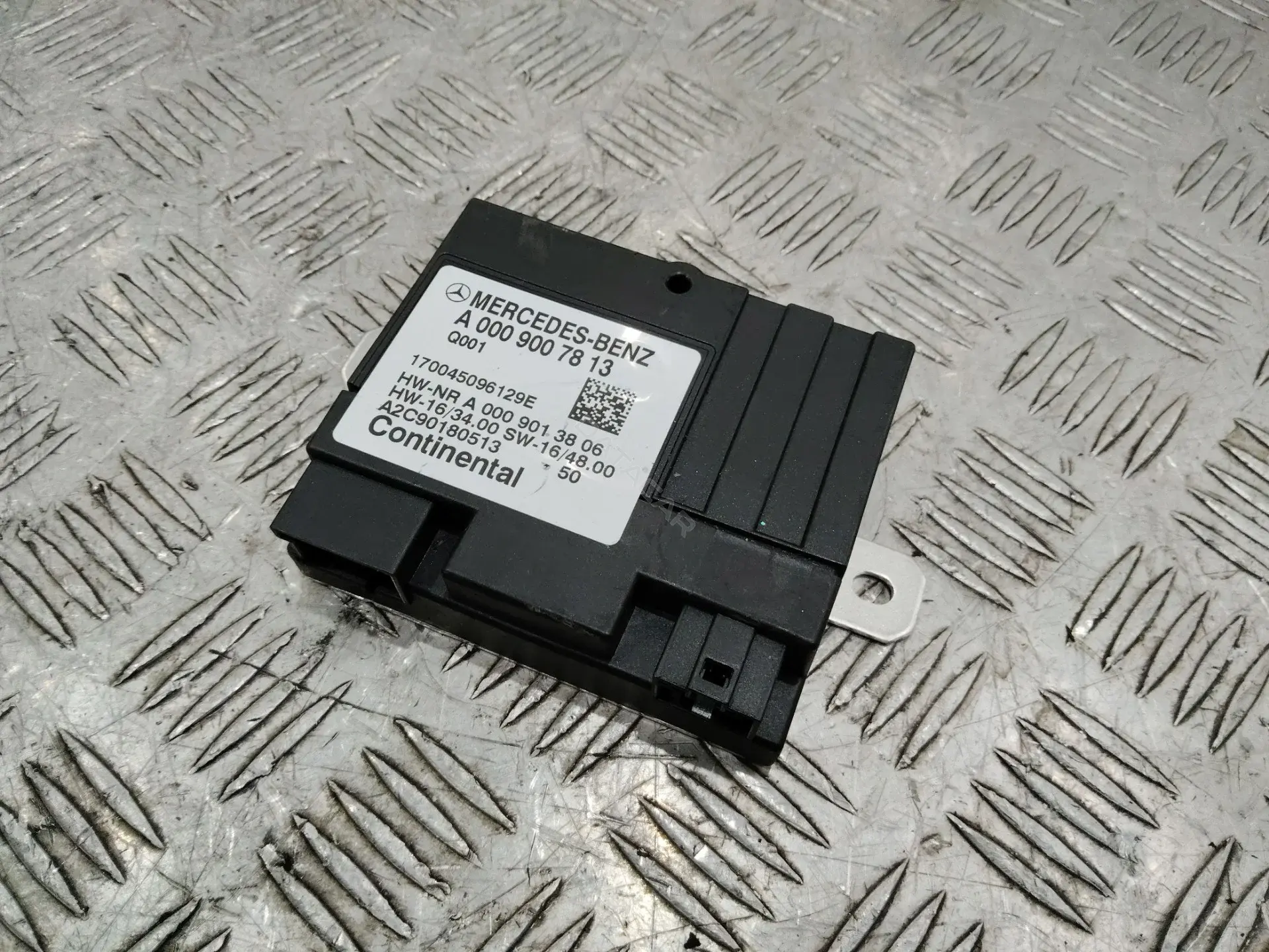 Блок управления топливным насосом A0009007813
