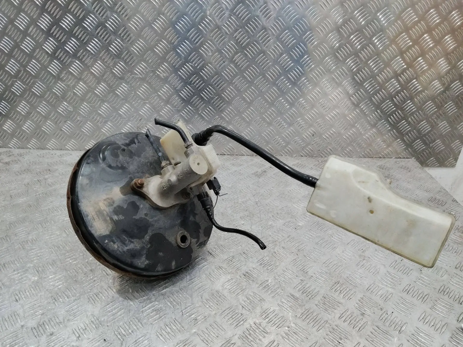 Вакуумный усилитель тормозов 6M512B195CC