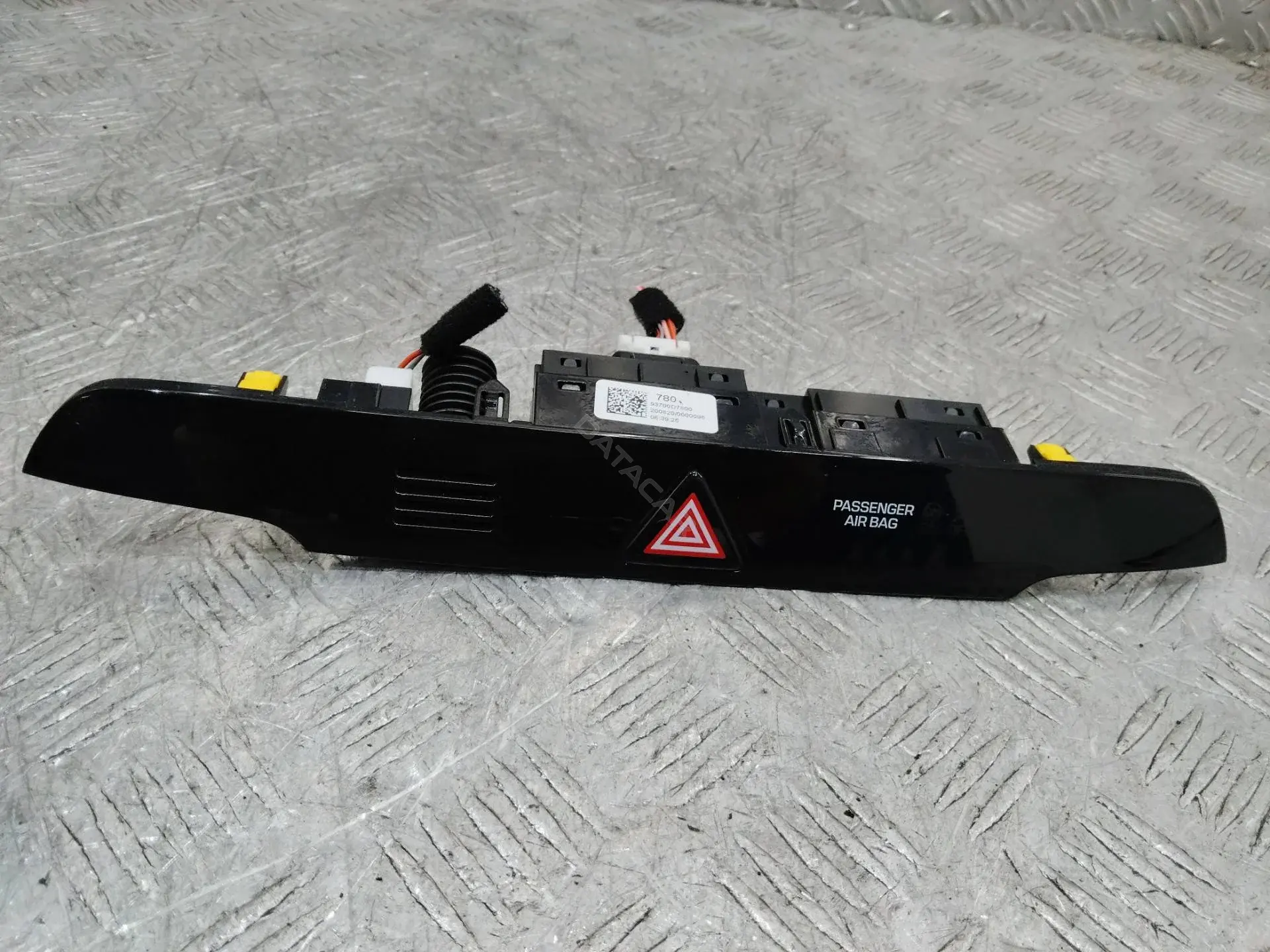 Кнопка аварийки 93700D7800