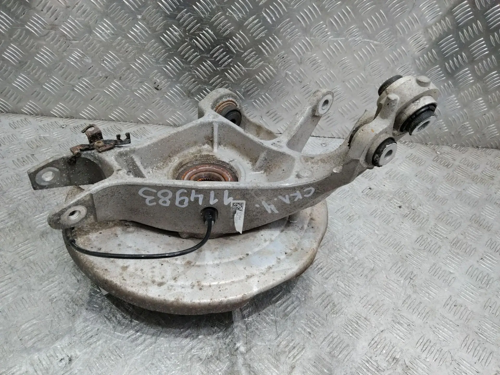Поворотный кулак HPLA1109AA