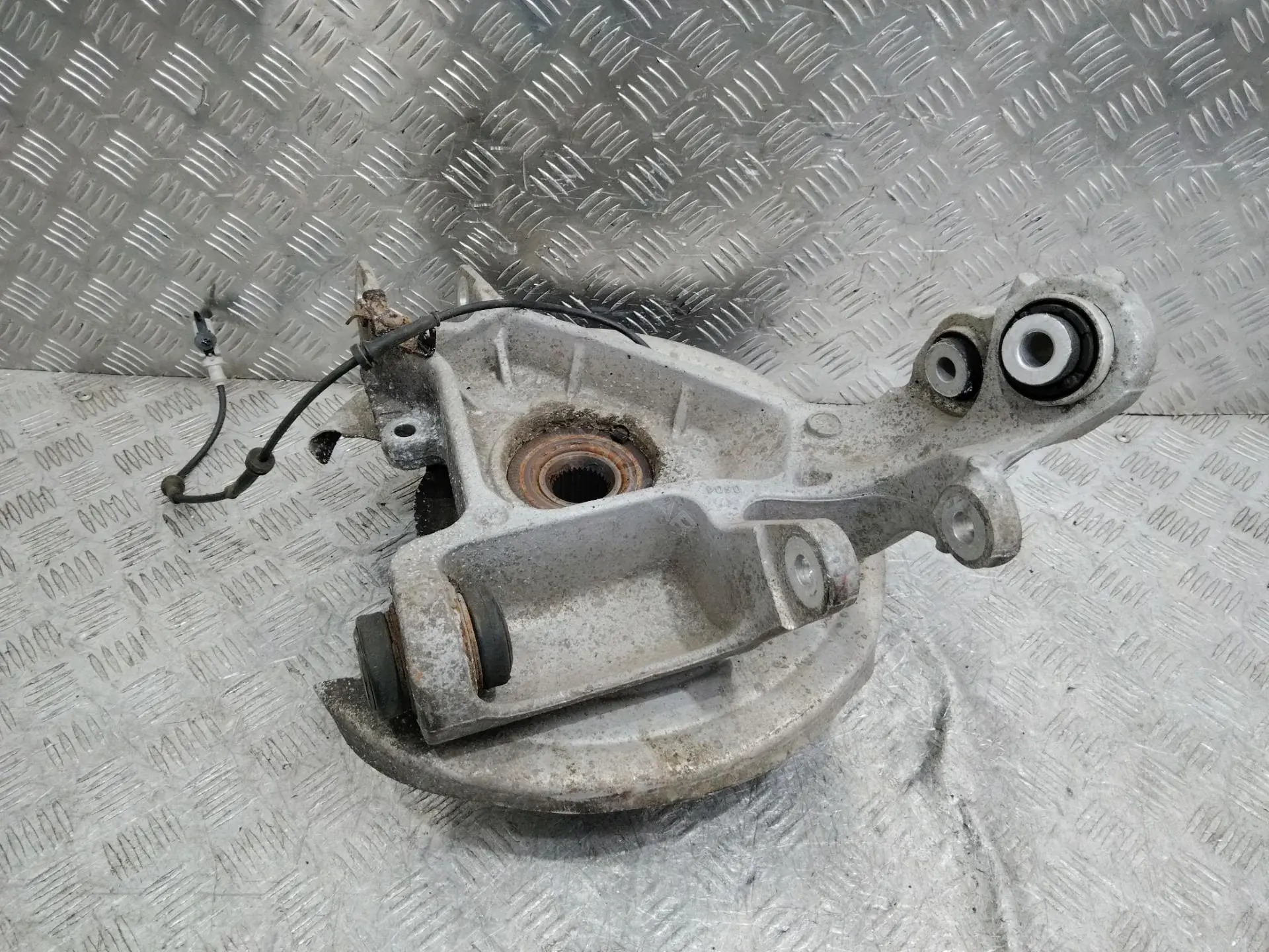 Поворотный кулак HPLA1109AA