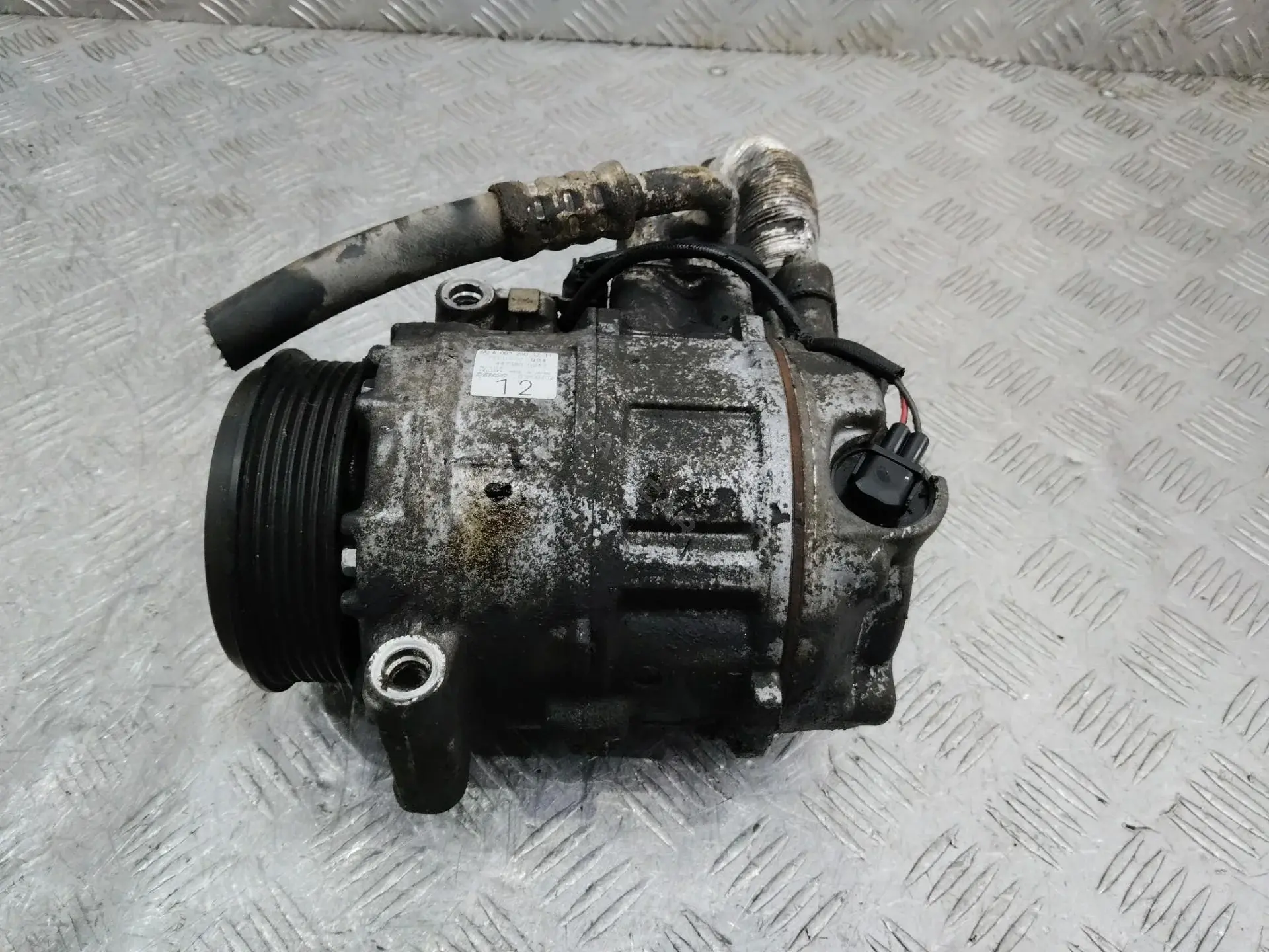 Компрессор кондиционера A0012301211