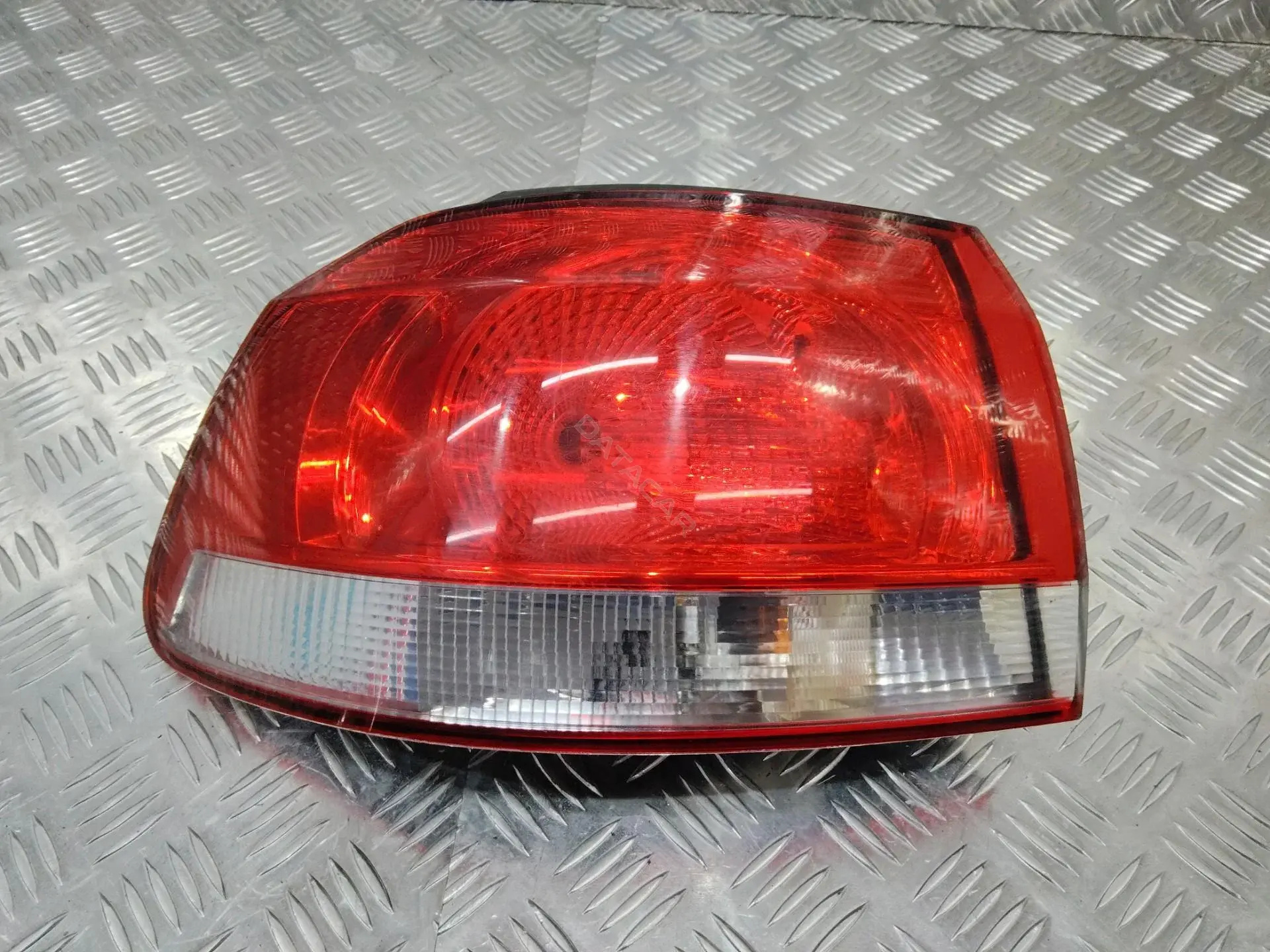 Задние фонари 5K0945095, 5K0945095E