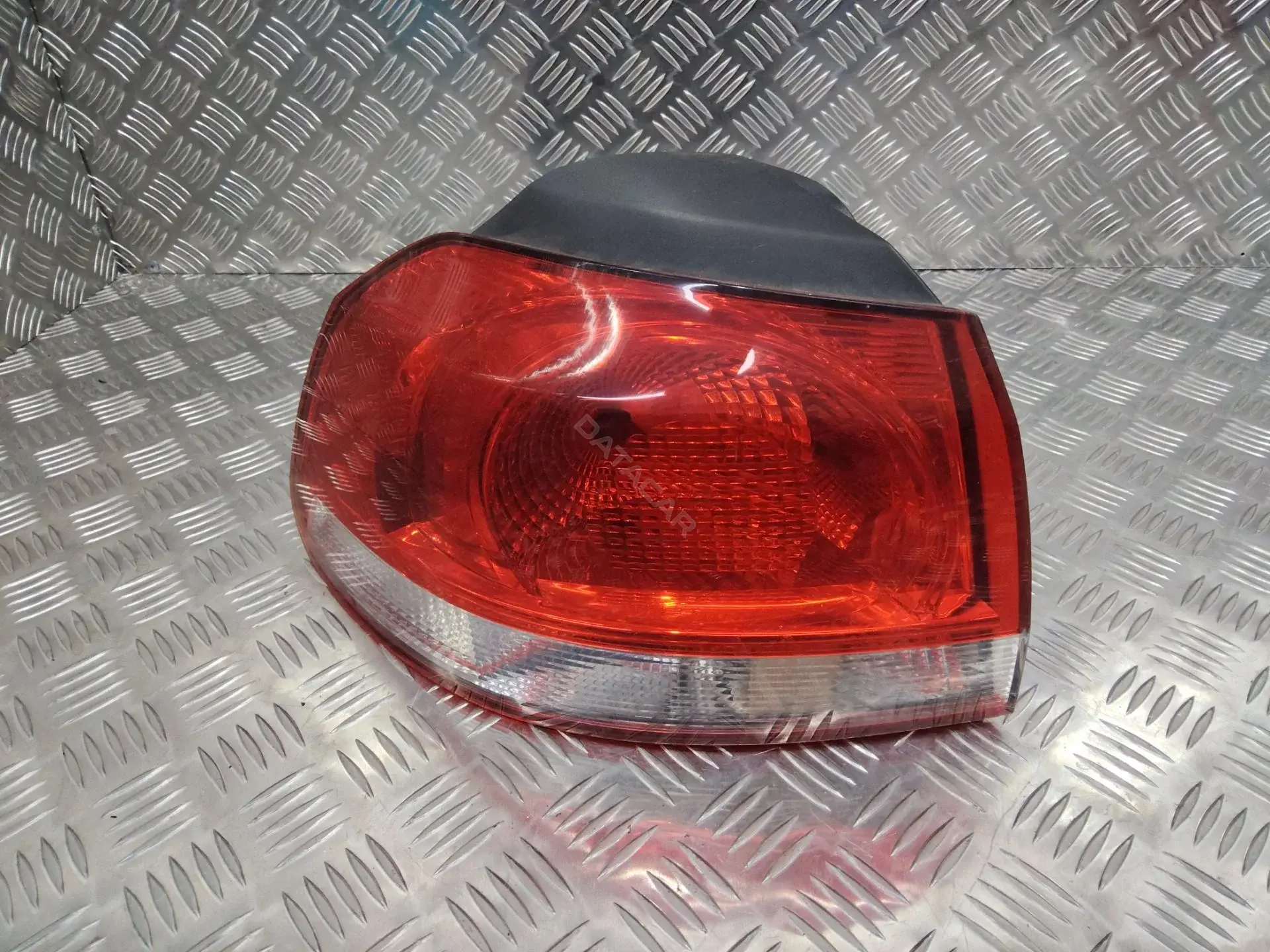 Задние фонари 5K0945095E, 5K0945112