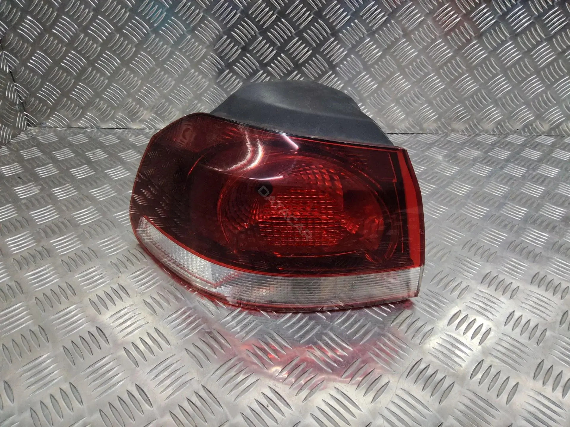 Задние фонари 5K0945095M