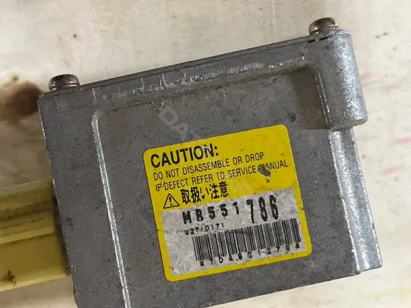 Датчик удара MR551786
