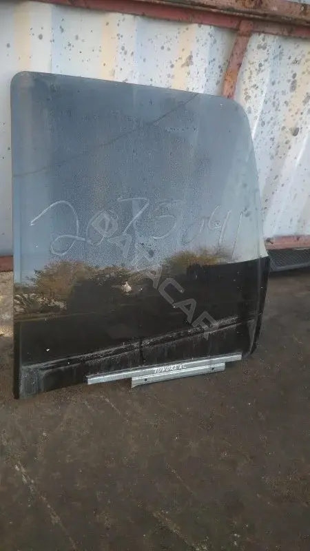 Стекло двери 681030C060