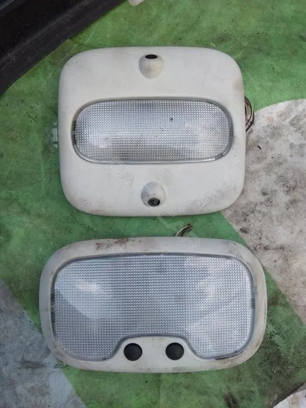 Плафон освещения салона YQ85DW1AA