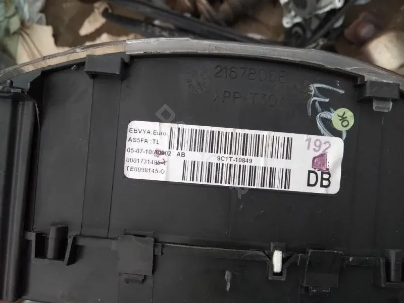 Панель приборов 9C1T10849