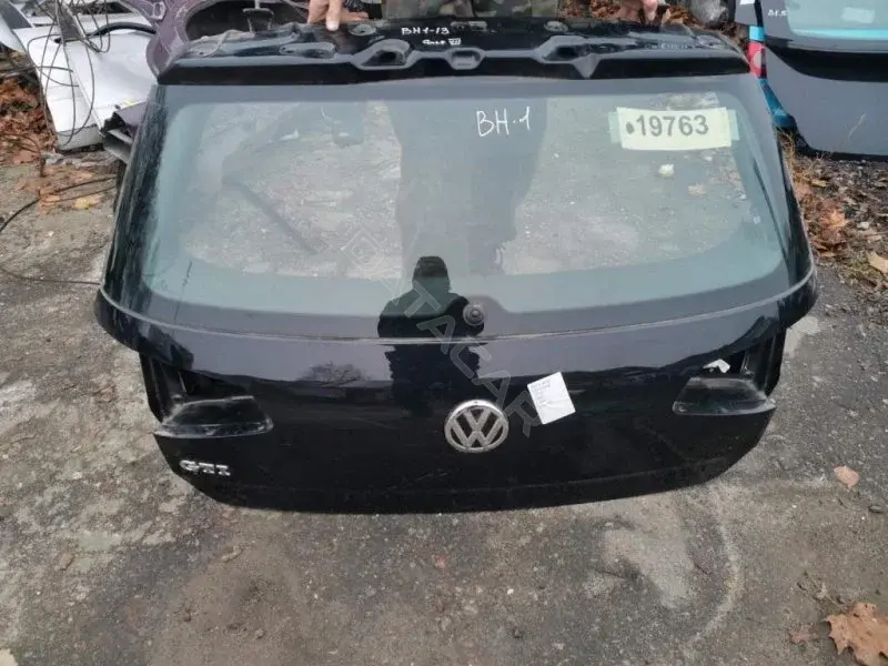 Крышка багажника 5G6827025AA