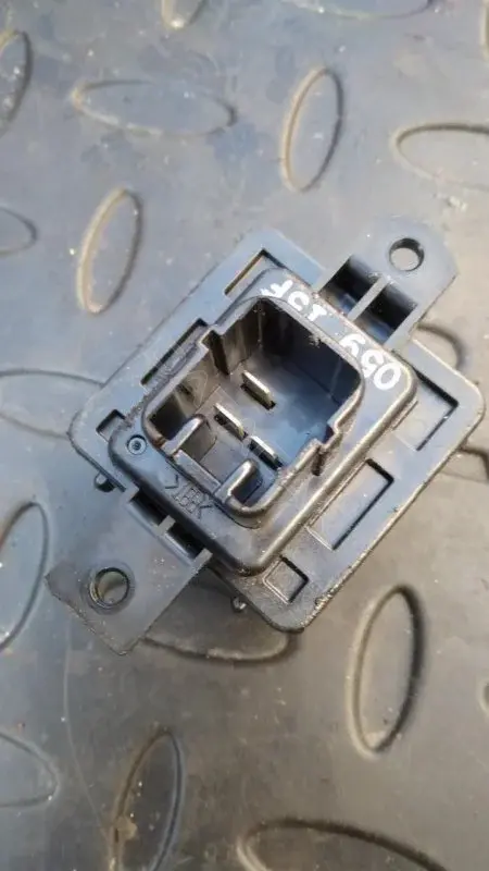 Резистор печки 7810A284
