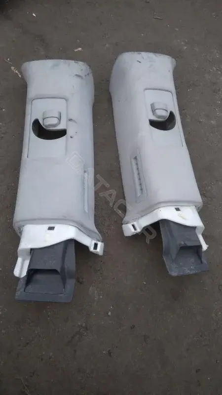 Обшивка стойки центральной 52159