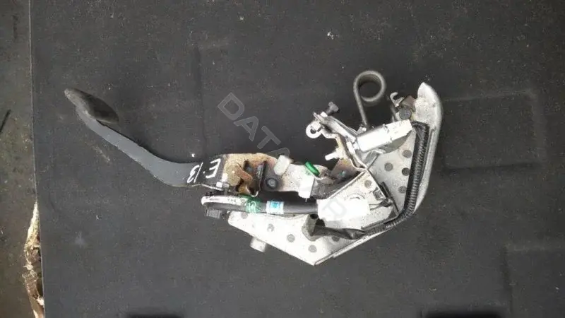 Педаль сцепления 53662