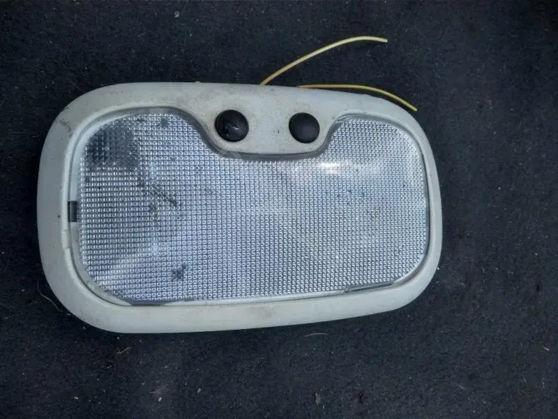 Плафон освещения салона YQ85DW1AA