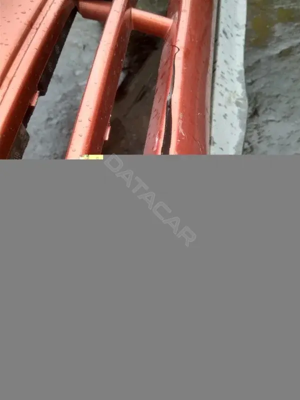 Передний бампер 5183394AB