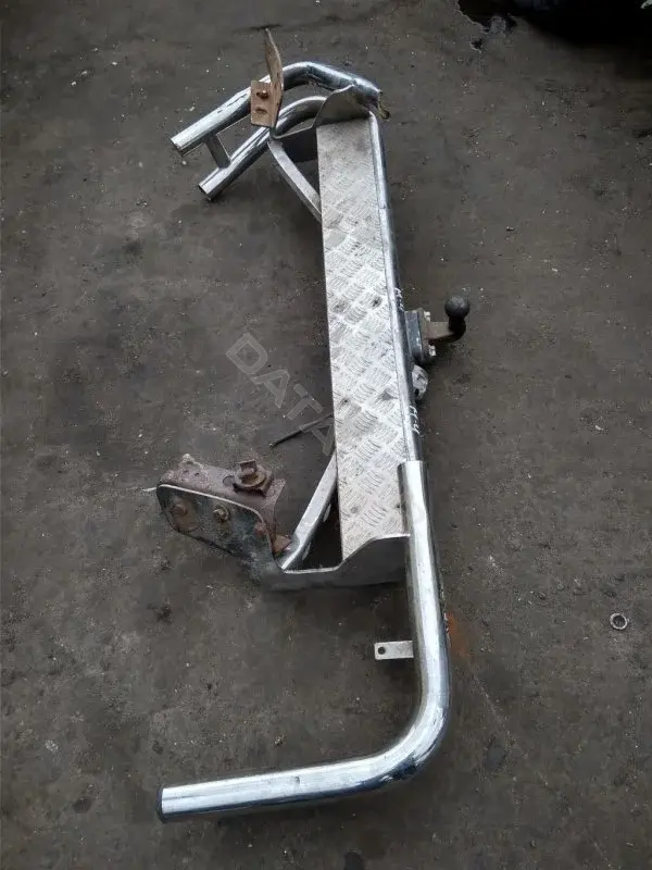 Задний бампер 61440