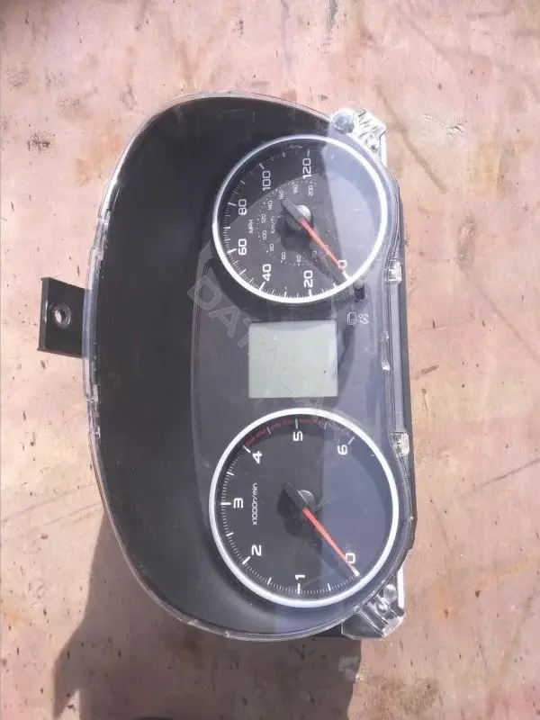 Панель приборов 8100B976