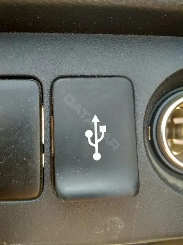 Разъем AUX / USB 64843