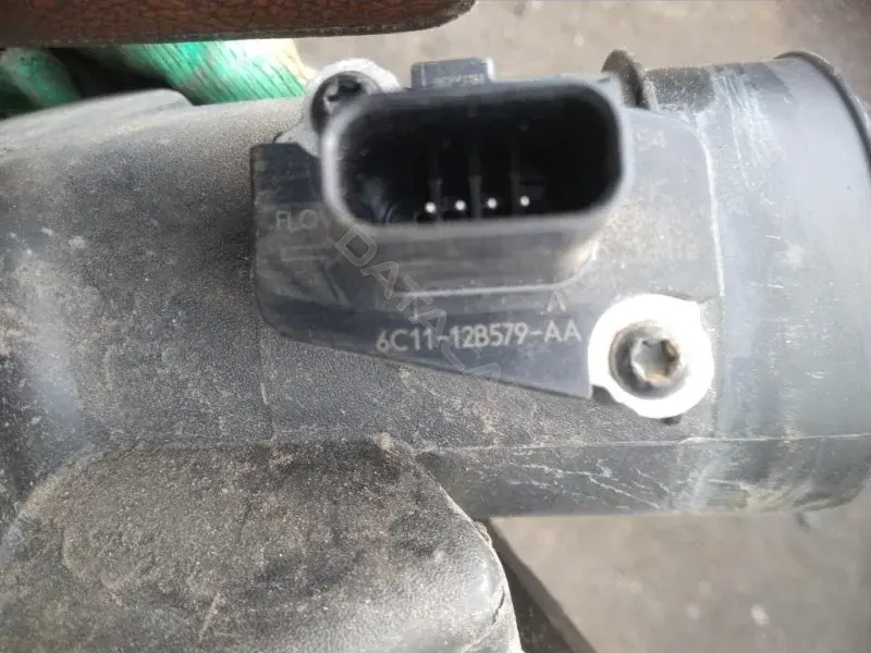 Расходомер воздуха 6C1112B579AA