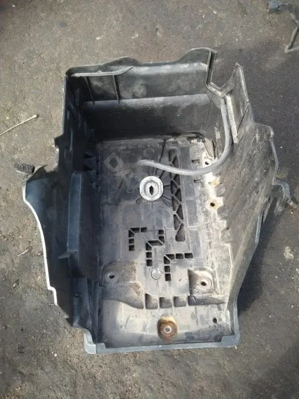 Полка аккумулятора 65233