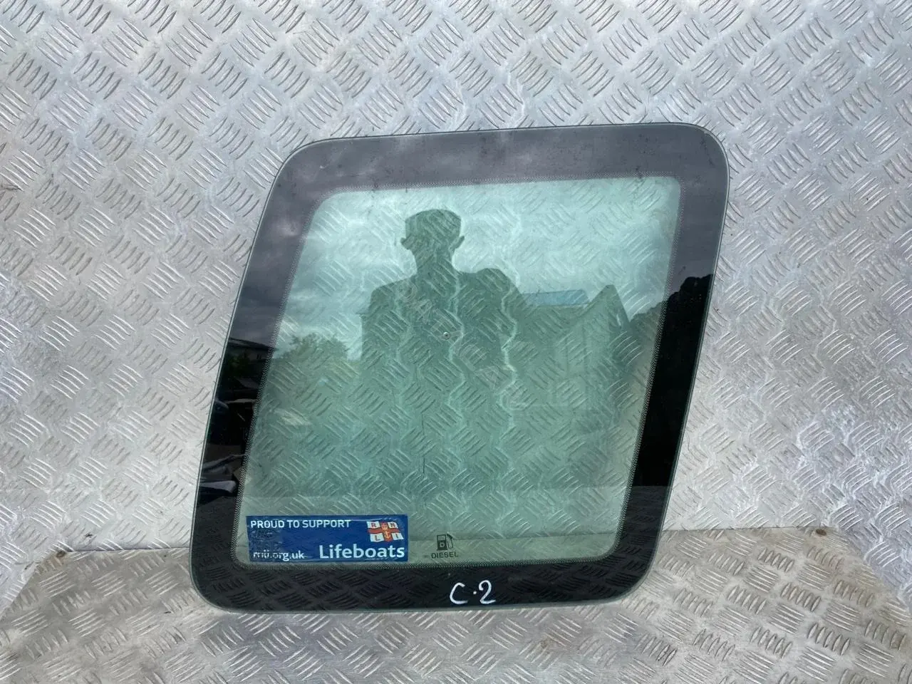 Стекло двери 65551